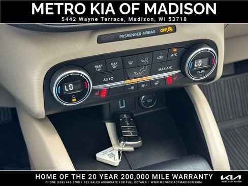Used 2020 Ford Escape Titanium AWD/4WD image 24