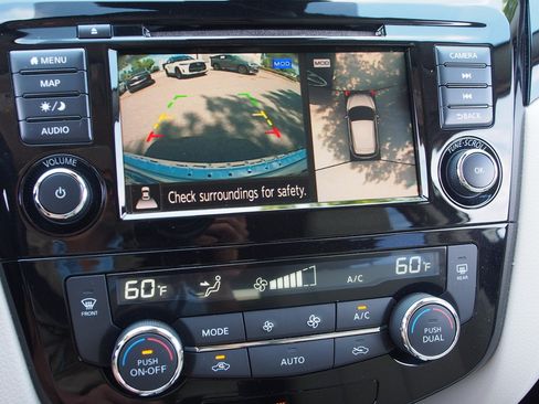 Used 2022 Nissan Rogue Sport SL w/ Premium Package FWD image 23