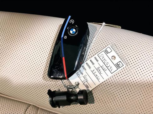 Used 2025 BMW X7 M60i AWD/4WD image 14