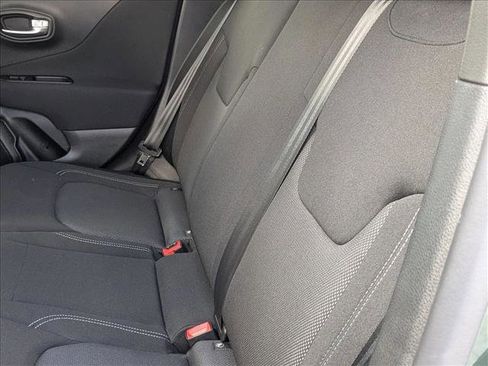 Used 2021 Jeep Renegade Sport image 17