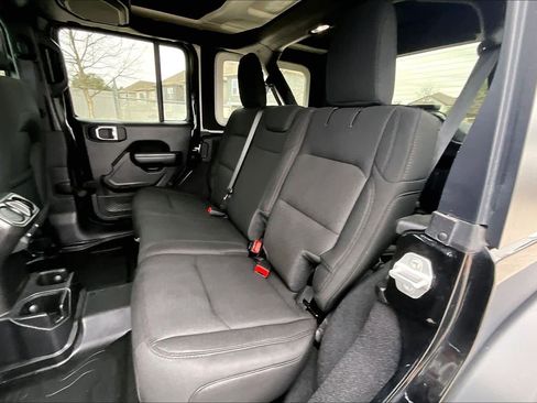 Used 2021 Jeep Wrangler Unlimited Sport image 18
