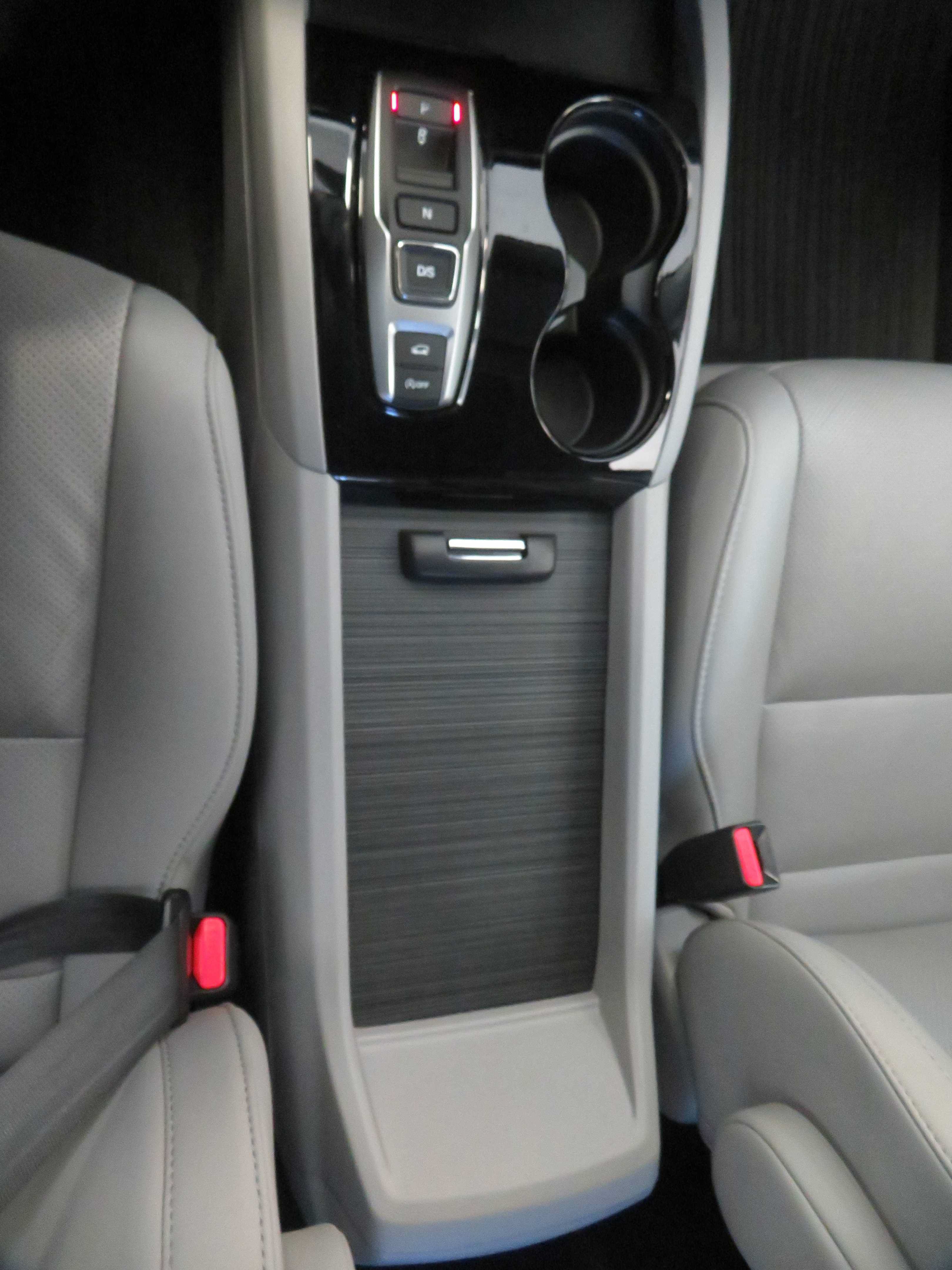 Used 2017 Honda Pilot Elite image 53