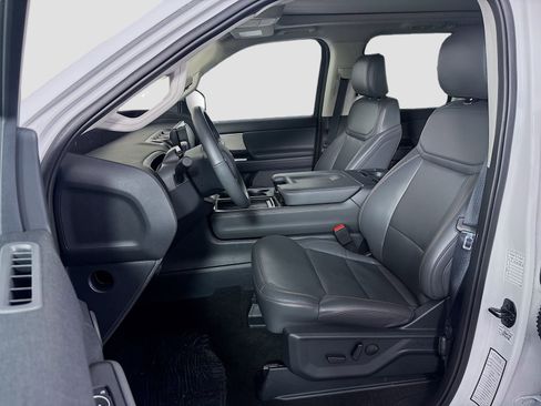 Used 2025 Ford Expedition Active AWD/4WD image 22