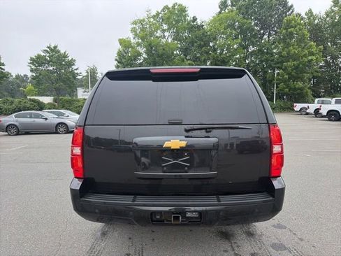 Used 2013 Chevrolet Suburban LT w/ Luxury Package AWD/4WD image 4