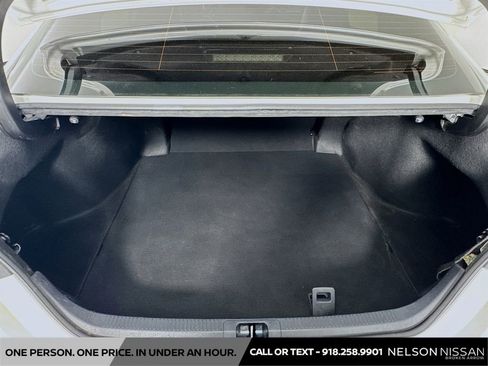 Used 2020 Toyota Camry SE FWD image 23
