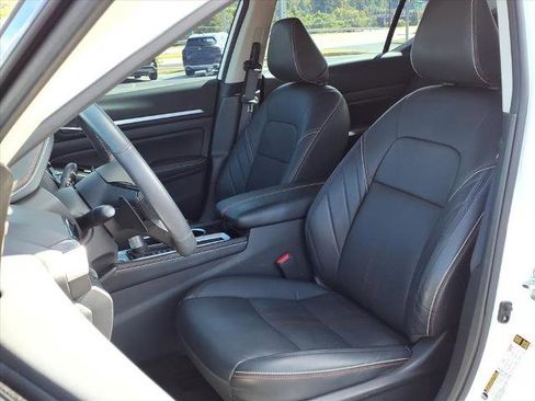 Used 2024 Nissan Altima 2.5 SR w/ SR Premium Package image 3
