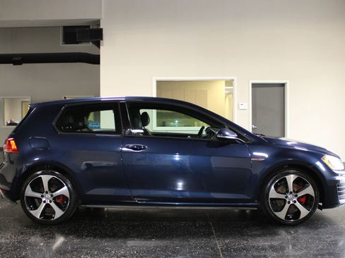 Used 2016 Volkswagen Golf R 4-Door AWD/4WD image 2