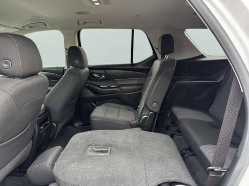 Used 2020 Chevrolet Traverse LT image 37