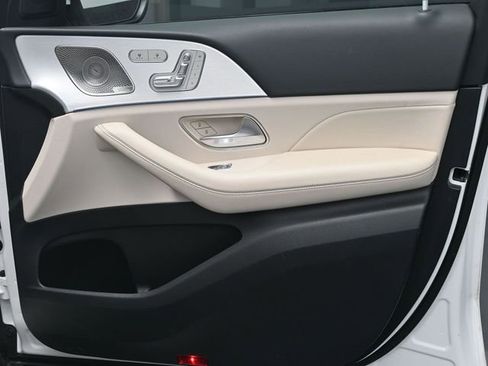 Used 2025 Mercedes-Benz GLS 450 4MATIC image 44