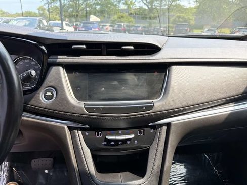 Used 2022 Cadillac XT5 Premium Luxury w/ LPO, Floor Liner Package AWD/4WD image 23