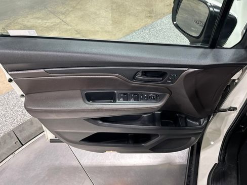 Used 2019 Honda Odyssey EX-L image 15