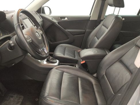 Used 2017 Volkswagen Tiguan Sport FWD image 17