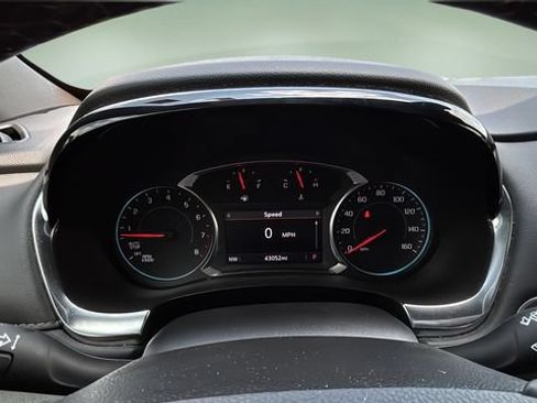 Used 2023 Chevrolet Traverse LT FWD image 15