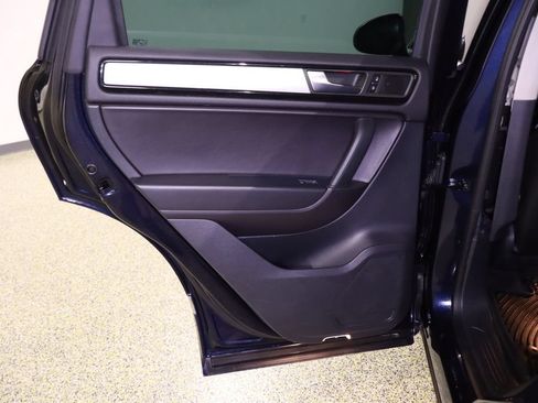 Used 2013 Volkswagen Touareg VR6 AWD/4WD image 37