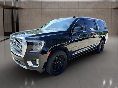 Used 2022 GMC Yukon XL Denali AWD/4WD image 7