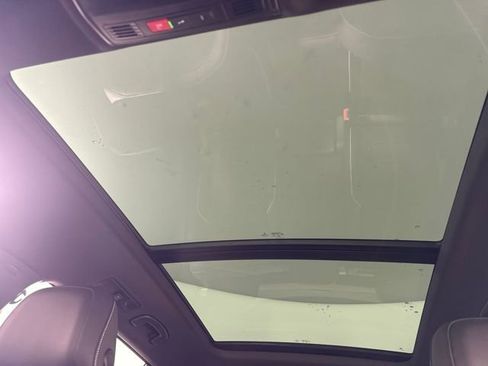 Used 2022 Volkswagen Tiguan SEL R-Line image 32