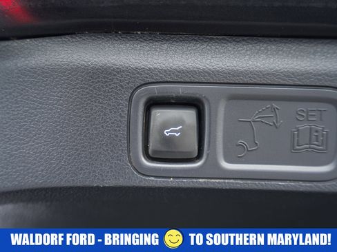 Used 2024 Ford Expedition Limited image 11