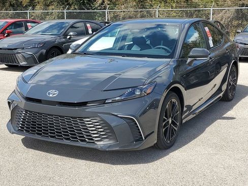 New 2025 Toyota Camry SE image 1