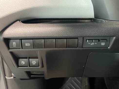 Used 2025 Toyota Sienna XLE w/ XLE Plus Package AWD/4WD image 34