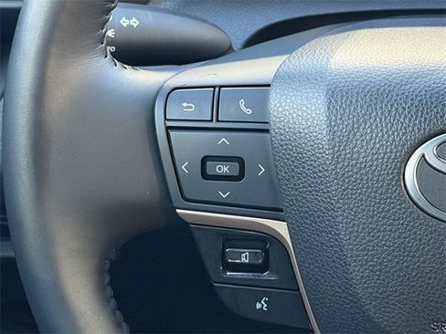 Used 2023 Toyota Crown Limited w/ Advanced Technology Package image 26