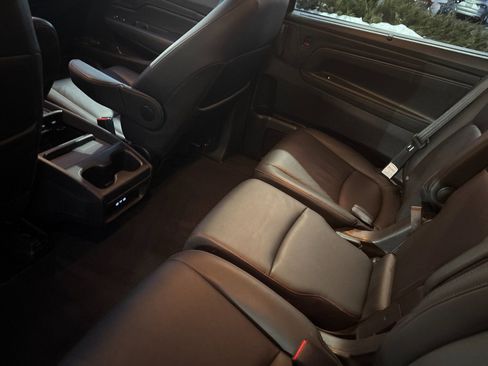 Used 2025 Honda Odyssey Sport-L image 13