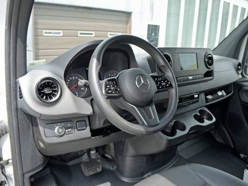 Used 2023 Mercedes-Benz Sprinter 2500 image 11