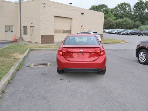 Used 2018 Toyota Corolla SE FWD image 5