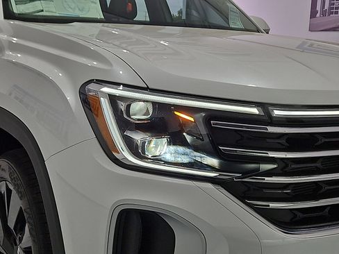 New 2026 Volkswagen Atlas SE FWD image 7