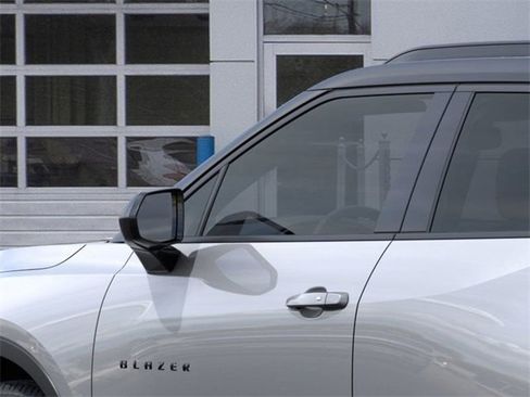 New 2025 Chevrolet Blazer LT w/ Convenience Package image 12