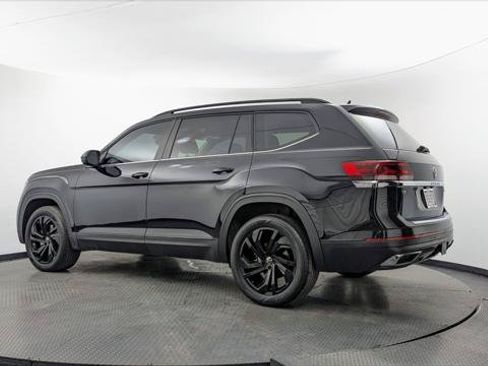 Used 2023 Volkswagen Atlas SE w/ Black Wheel Package FWD image 6