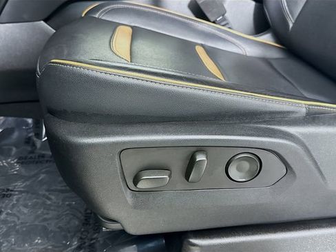 Used 2023 GMC Yukon AT4 w/ AT4 Premium Package image 24