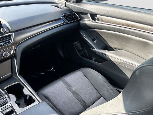 Used 2019 Honda Accord EX image 24