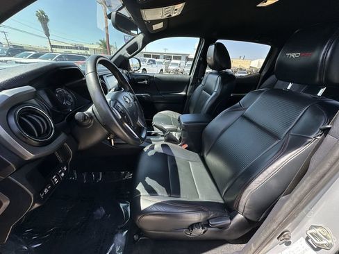Used 2017 Toyota Tacoma TRD Pro image 19