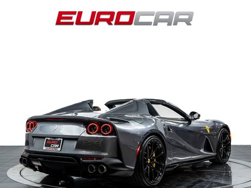 Used 2022 Ferrari 812 GTS image 6