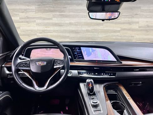 Used 2022 Cadillac Escalade ESV Premium Luxury AWD/4WD image 2