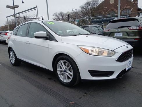 Used 2018 Ford Focus SE image 2