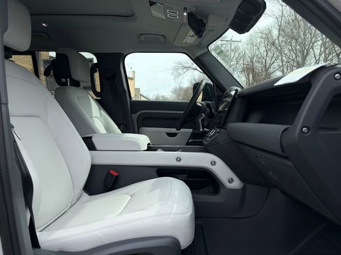New 2026 Land Rover Defender 110 X-Dynamic SE AWD/4WD image 15