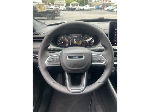 New 2026 Jeep Compass Latitude AWD/4WD image 18