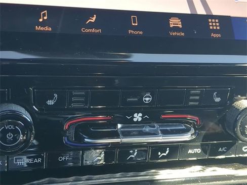 New 2025 Jeep Grand Cherokee Limited w/ Trailer Tow Package image 23