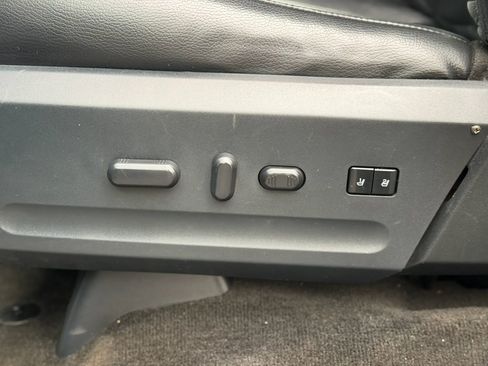 Used 2015 Ford Expedition EL XLT w/ Equipment Group 202A AWD/4WD image 41