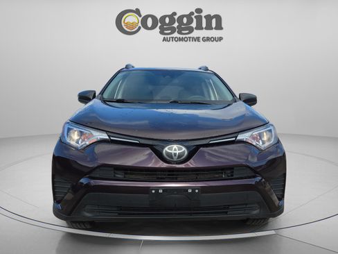 Used 2018 Toyota RAV4 LE image 9