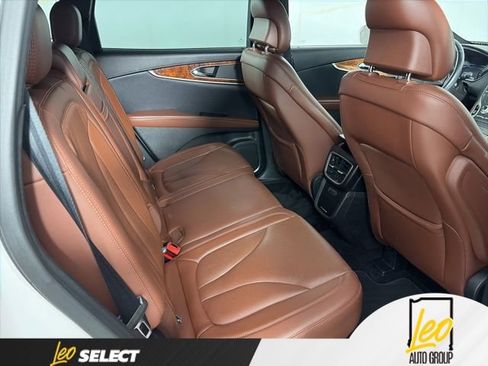 Used 2017 Lincoln MKX Reserve w/ Lincoln MKX Climate Package AWD/4WD image 12