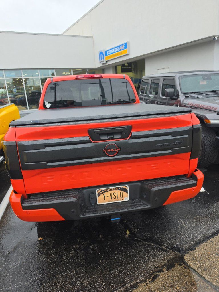 Used 2025 Nissan Frontier PRO-4X w/ Pro Convenience Package AWD/4WD image 6