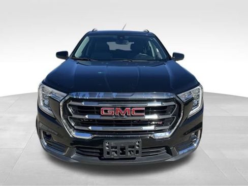 Used 2023 GMC Terrain AT4 image 9