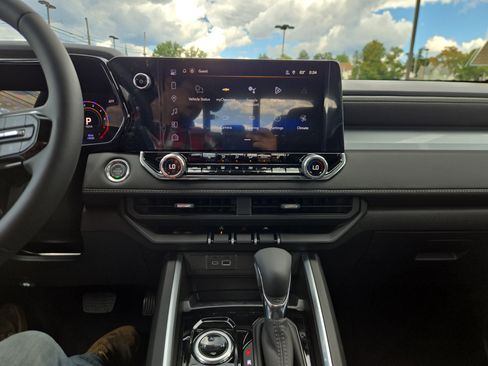 New 2026 Chevrolet Colorado LT w/ LT Convenience Package image 24