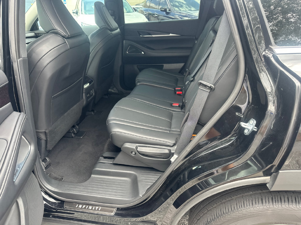 Used 2025 INFINITI QX60 Sensory w/ Vision Package AWD/4WD image 17