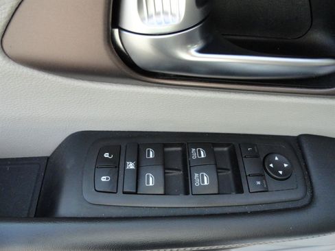 Used 2023 Chrysler Voyager LX FWD image 12