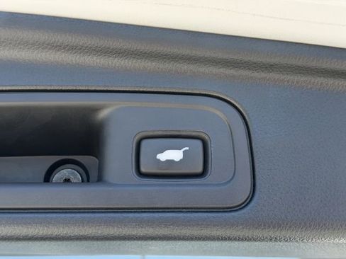 Used 2022 Honda Pilot Touring image 14
