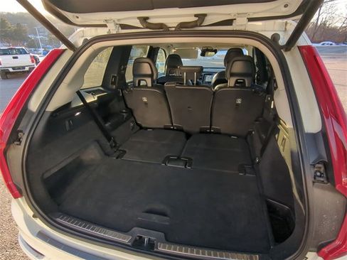 Used 2022 Volvo XC90 T5 Momentum w/ Climate Package image 27