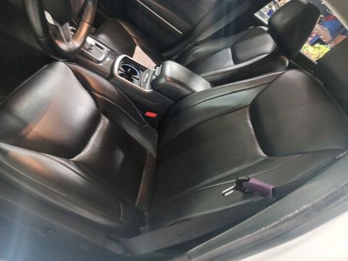 Used 2019 Chrysler 300 Limited RWD image 6